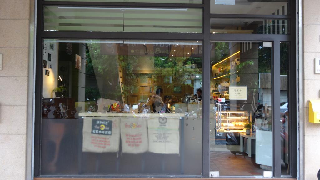 Meow G Cafe Hostel Hualien stad Exteriör bild