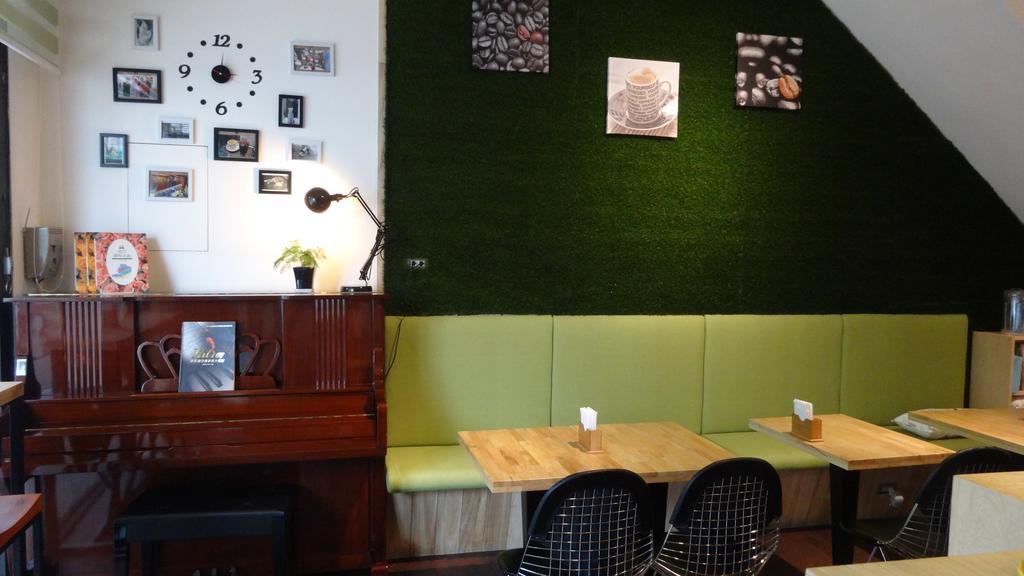 Meow G Cafe Hostel Hualien stad Exteriör bild